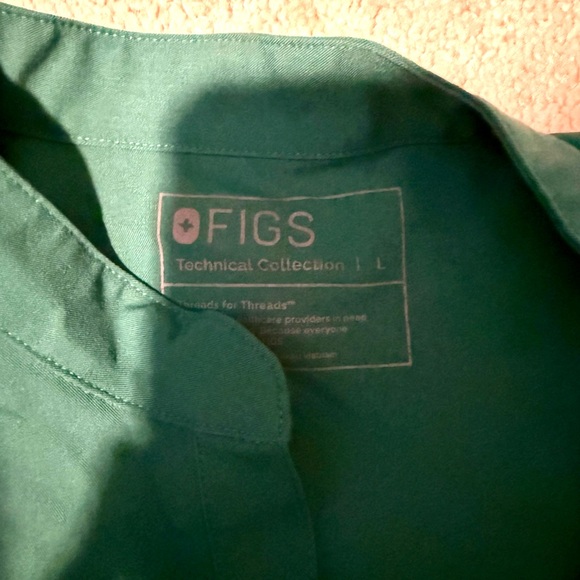 FIGS Rafaela scrub top HUNTER GREEN - Picture 3 of 3